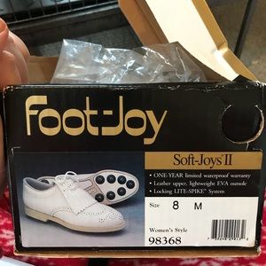 Women’s golf shoes